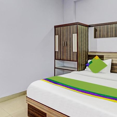 4 View Hotel Tājganj Kültér fotó