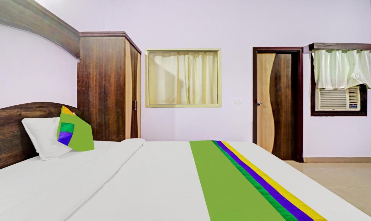 4 View Hotel Tājganj Kültér fotó