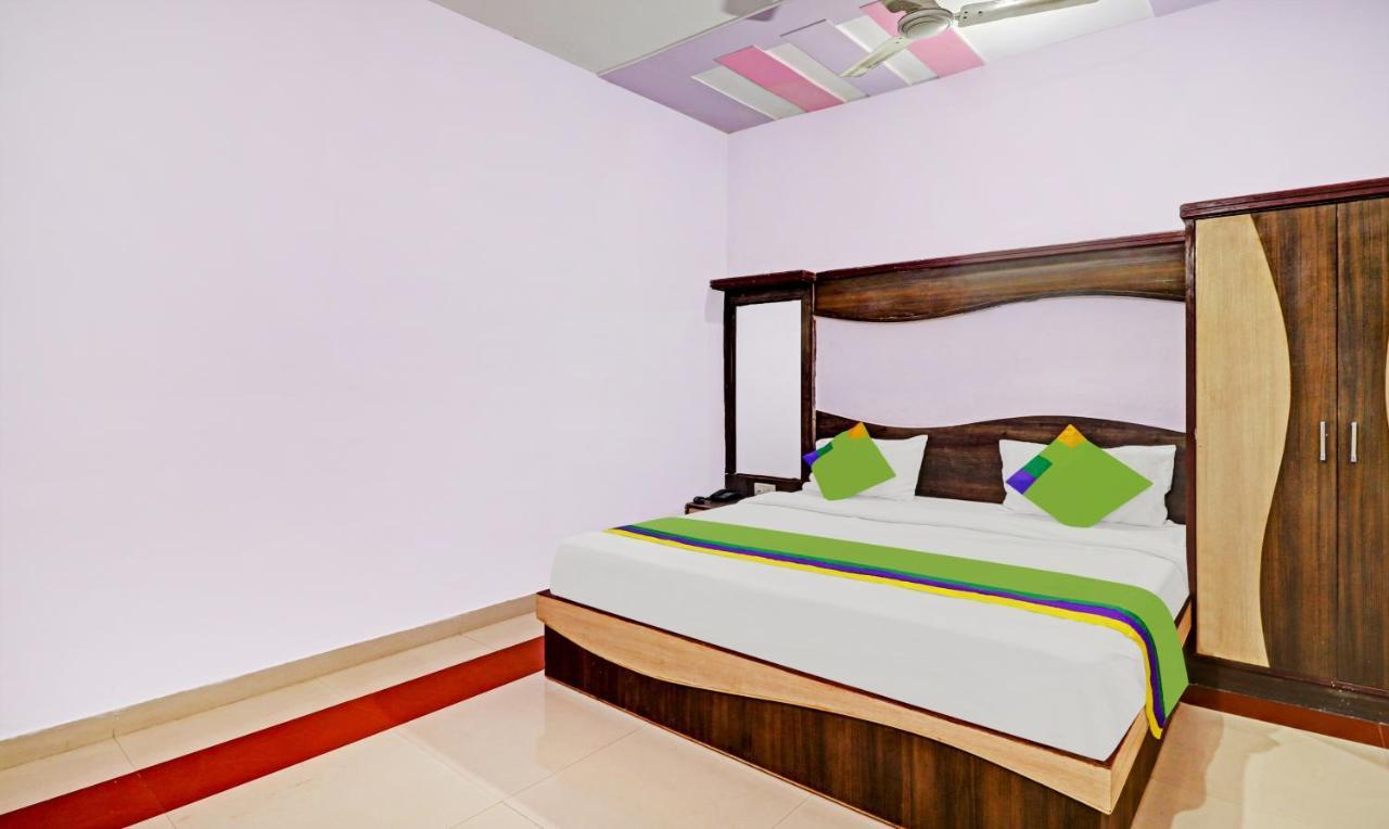4 View Hotel Tājganj Kültér fotó