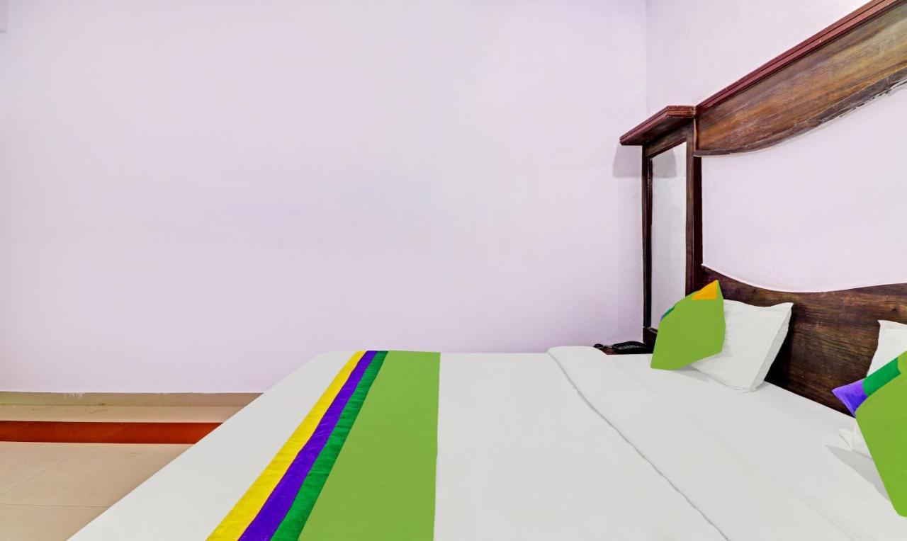 4 View Hotel Tājganj Kültér fotó