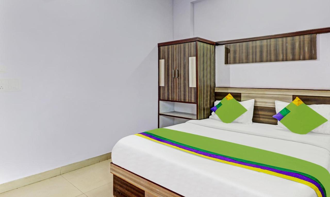 4 View Hotel Tājganj Kültér fotó